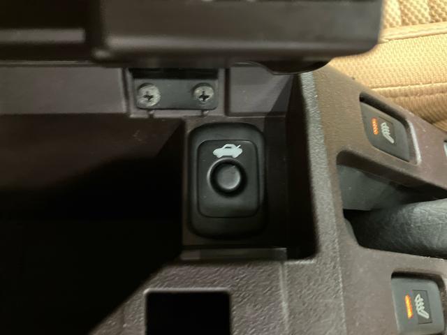 コペンローブターボ　ＥＴＣ　ＬＥＤヘッドライト　シートヒーター　革巻きステアリング　アルミホイール　オートエアコン　キーフリーシステム　プッシュボタンスタート　盗難防止アラーム　横滑り防止装置　電動ドアミラー（千葉県）の中古車