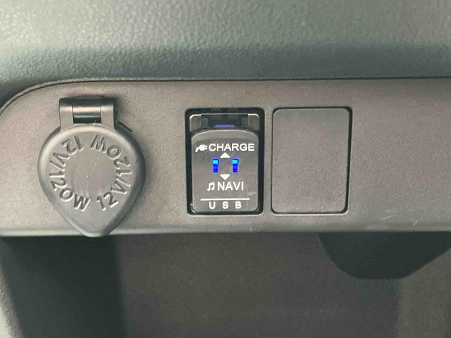 ムーヴキャンバスＧメイクアップリミテッド　ＳＡIIIパノラマカメラ連動フルセグナビ　ＵＳＢ接続　ブルートゥース対応　フロント．リヤドライブレコーダー連動　ＥＴＣ　衝突被害軽減ブレーキ　横滑り防止装置　アイドリングストップ機構　置きラクボックス（千葉県）の中古車