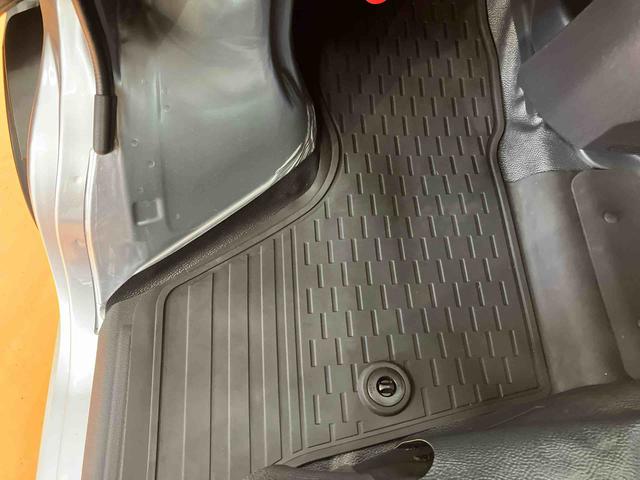 ハイゼットカーゴデラックス衝突回避支援システム　横滑り防止装置　アイドリングストップ　オートライト　オートハイビーム　ＬＥＤヘッドライト　オーバーヘッドシェルフ　キーレスエントリー　前席パワーウインドウ　前後コーナーセンサー（千葉県）の中古車