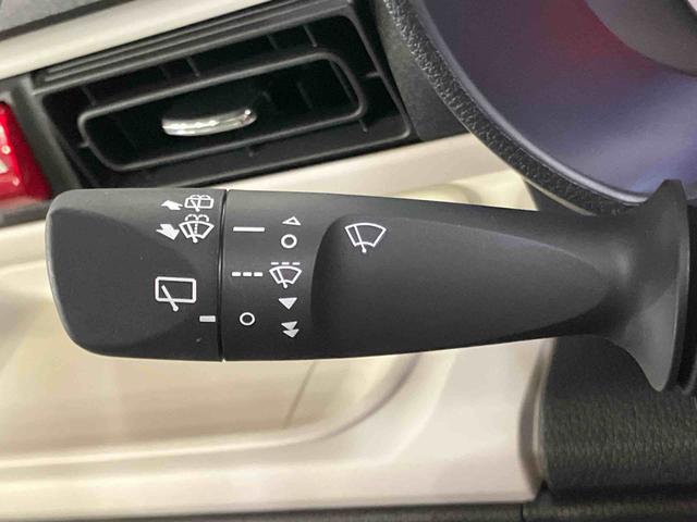 ムーヴキャンバスストライプスＧ置きラクボックス　ホットカップホルダー　前席シートヒーター　ホールド機能付き電動パーキングブレーキ　前後コーナーセンサー　オートライト　オートハイビーム　ＬＥＤヘッドライト　ショッピングフック（千葉県）の中古車