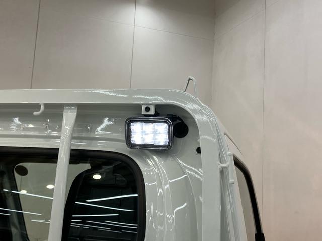 ハイゼットトラックスタンダード　農用スペシャル衝突回避支援システム　横滑り防止装置　アイドリングストップ機能　前後コーナーセンサー　オートライト　オートハイビーム　ＬＥＤ荷台作業灯　リヤ４枚リーフスプリング　助手席シートバックポケット（千葉県）の中古車