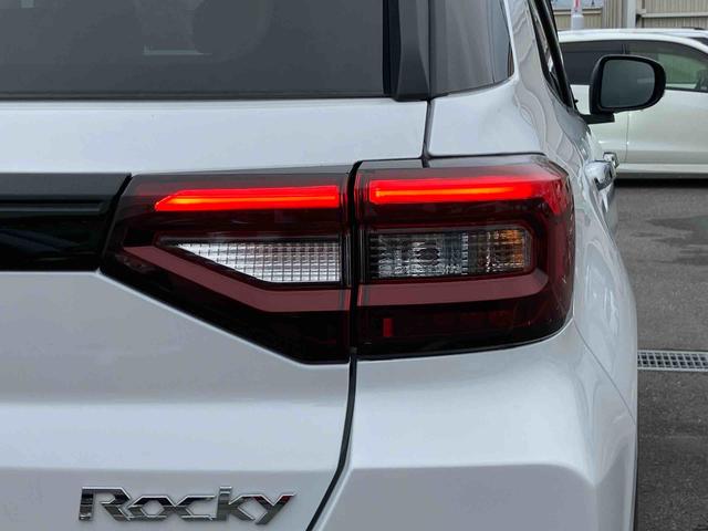 ロッキープレミアムG 4WD4WD ターボ 9型ナビ/TV/DVD/BT/USB Bカメラ 前後ドラレコ ETC LEDヘッドライト オートライト 全車速追従クルコン スマアシ コーナーセンサー シートヒーター リヤフォグランプ(千葉県)の中古車