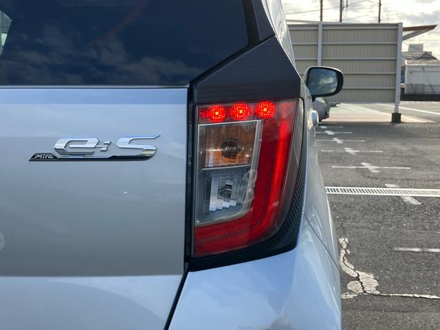 ミライースX SAIIILEDヘッドライト オートライト オートハイビーム スモークガラス デジタルメーター 電動格納ドアミラー 前後コーナーセンサー キーレスエントリー 盗難防止アラーム サイドレバー式駐車ブレーキ(千葉県)の中古車