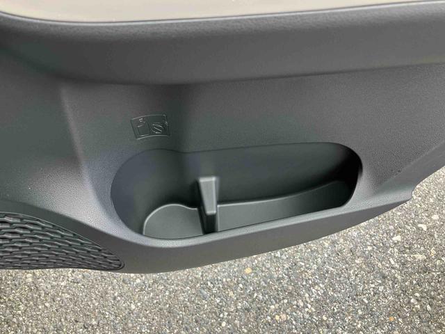 ブーンシルクナビ／１セグ／ＣＤ／ＵＳＢ／バックカメラ／ステアリングスイッチ　ＥＴＣ　ＬＥＤヘッドライト　ＬＥＤテールランプ　プッシュボタンスターター　オート格納ドアミラー　オートエアコン　横滑り防止装置（千葉県）の中古車