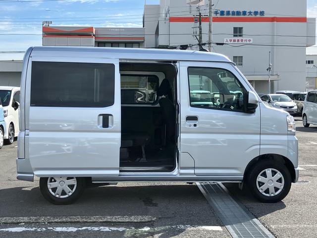 ハイゼットカーゴクルーズ左右分割可倒式リヤシート プッシュボタンスターター 電動格納式カラードドアミラー 衝突被害軽減ブレーキ コーナーセンサー オーバーヘッドシェルフ 荷室LEDルームランプ スライドドアイージークローザー(千葉県)の中古車