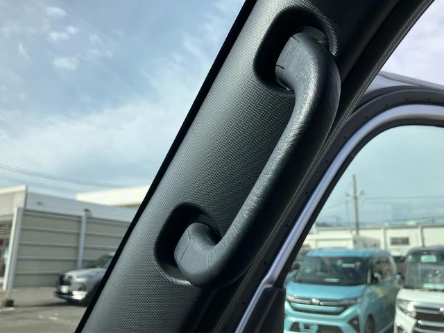 ハイゼットカーゴクルーズ左右分割可倒式リヤシート プッシュボタンスターター 電動格納式カラードドアミラー 衝突被害軽減ブレーキ コーナーセンサー オーバーヘッドシェルフ 荷室LEDルームランプ スライドドアイージークローザー(千葉県)の中古車