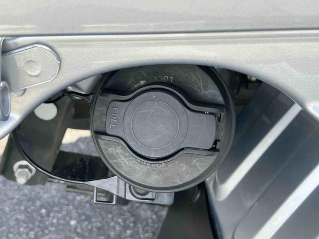 ハイゼットトラックスタンダード荷台三方開　スマートアシスト　横滑り防止装置　前後コーナーセンサー　アイドリングストップ　オートライト　オートハイビーム　スピーカー一体型ＡＭ／ＦＭラジオ　サイドレバー式駐車ブレーキ　バッテリーカバー（千葉県）の中古車