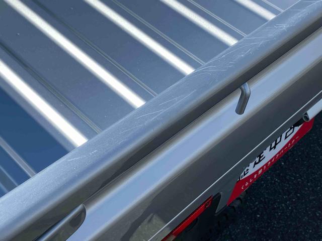 ハイゼットトラックスタンダード荷台三方開　スマートアシスト　横滑り防止装置　前後コーナーセンサー　アイドリングストップ　オートライト　オートハイビーム　スピーカー一体型ＡＭ／ＦＭラジオ　サイドレバー式駐車ブレーキ　バッテリーカバー（千葉県）の中古車