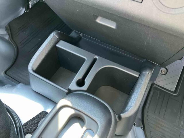 ハイゼットトラックスタンダード荷台三方開　スマートアシスト　横滑り防止装置　前後コーナーセンサー　アイドリングストップ　オートライト　オートハイビーム　スピーカー一体型ＡＭ／ＦＭラジオ　サイドレバー式駐車ブレーキ　バッテリーカバー（千葉県）の中古車