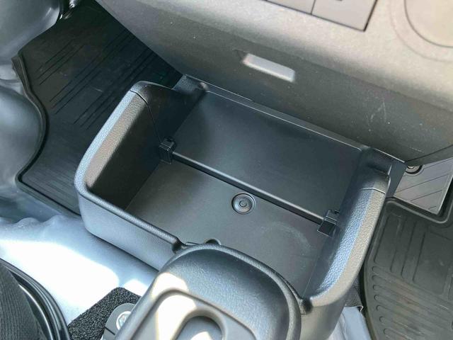 ハイゼットトラックスタンダード荷台三方開　スマートアシスト　横滑り防止装置　前後コーナーセンサー　アイドリングストップ　オートライト　オートハイビーム　スピーカー一体型ＡＭ／ＦＭラジオ　サイドレバー式駐車ブレーキ　バッテリーカバー（千葉県）の中古車