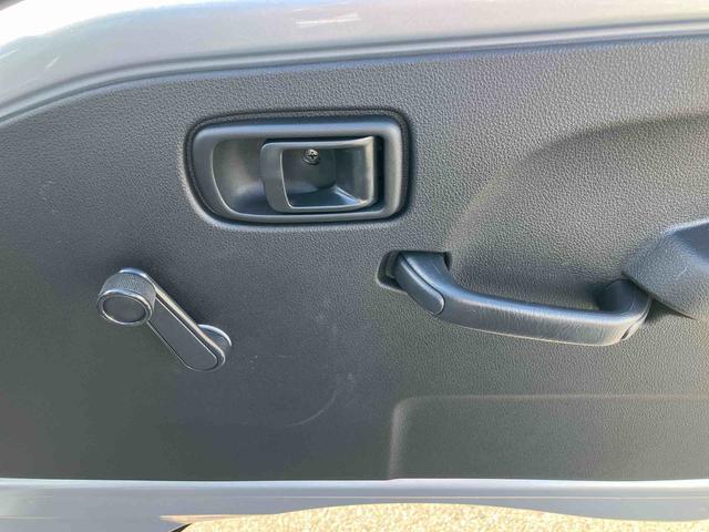 ハイゼットトラックスタンダード荷台三方開　スマートアシスト　横滑り防止装置　前後コーナーセンサー　アイドリングストップ　オートライト　オートハイビーム　スピーカー一体型ＡＭ／ＦＭラジオ　サイドレバー式駐車ブレーキ　バッテリーカバー（千葉県）の中古車