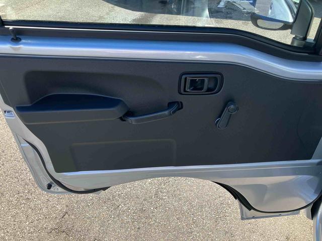 ハイゼットトラックスタンダード荷台三方開　スマートアシスト　横滑り防止装置　前後コーナーセンサー　アイドリングストップ　オートライト　オートハイビーム　スピーカー一体型ＡＭ／ＦＭラジオ　サイドレバー式駐車ブレーキ　バッテリーカバー（千葉県）の中古車