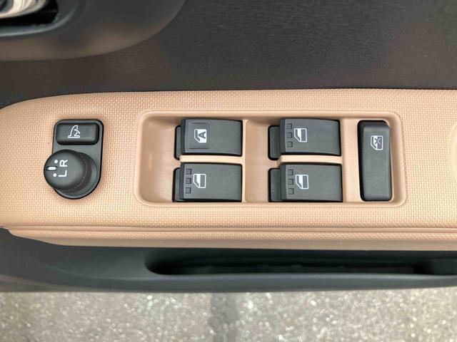 ミラココアココアプラスＸナビ／ＴＶ／ＤＶＤ／ＢＴ／ＵＳＢ　Ｂカメラ　ＥＴＣ　ＬＥＤヘッドライト　オートエアコン　シートリフター　キーフリー　盗難防止アラーム　アイドリングストップ　スモークガラス　電動格納ミラー　ルーフレール（千葉県）の中古車