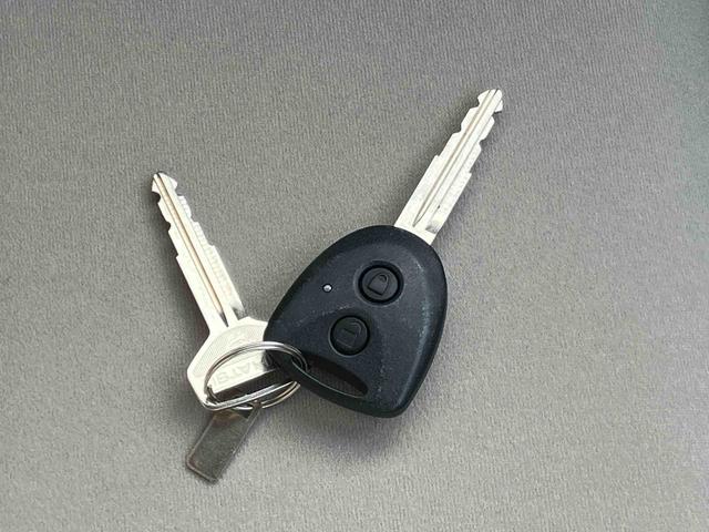 ムーヴＬナビ／地デジ／ＤＶＤ／ＢＴ／ＵＳＢ　ドラレコ　キーレスエントリー　セキュリティーアラーム　アイドリングストップ　スモークガラス　マニュアルエアコン　足踏み式パーキングブレーキ　横滑り防止装置　ＡＢＳ（千葉県）の中古車