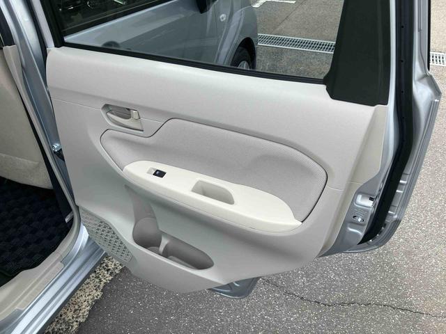 ムーヴＬナビ／地デジ／ＤＶＤ／ＢＴ／ＵＳＢ　ドラレコ　キーレスエントリー　セキュリティーアラーム　アイドリングストップ　スモークガラス　マニュアルエアコン　足踏み式パーキングブレーキ　横滑り防止装置　ＡＢＳ（千葉県）の中古車