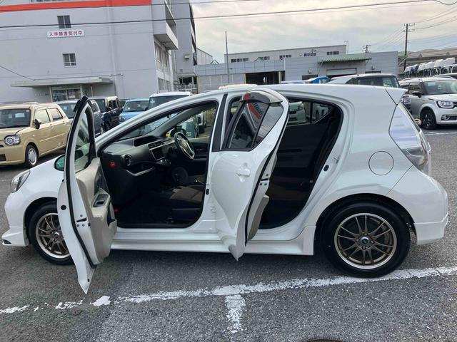 アクアGエアロ 社外15インチアルミ LEDヘッドライト ETC テレスコピックステアリング 運転席シートアジャスター バニティーミラー付きサンバイザー スマートキー ヘッドライトウォッシャー(千葉県)の中古車