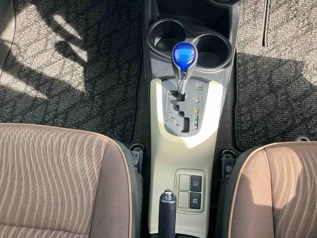 アクアＧエアロ　社外１５インチアルミ　ＬＥＤヘッドライト　ＥＴＣ　テレスコピックステアリング　運転席シートアジャスター　バニティーミラー付きサンバイザー　スマートキー　ヘッドライトウォッシャー（千葉県）の中古車