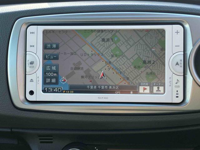 ヴィッツＦ　スマイルエディションワンセグナビ　ＡＵＸ接続　ブルートゥース対応　プッシュエンジンスタート　キーフリーシステム　オートライト　マニュアルレベリング機能付ハロゲンヘッドライト　チルトステアリング　運転席シートリフター（千葉県）の中古車