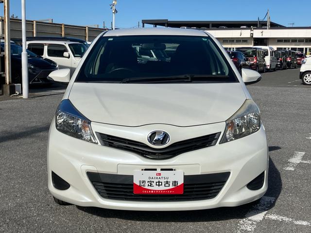 ヴィッツＦ　スマイルエディションワンセグナビ　ＡＵＸ接続　ブルートゥース対応　プッシュエンジンスタート　キーフリーシステム　オートライト　マニュアルレベリング機能付ハロゲンヘッドライト　チルトステアリング　運転席シートリフター（千葉県）の中古車