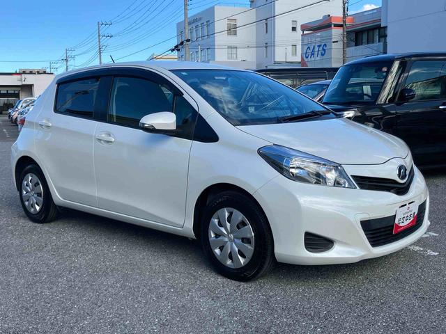ヴィッツＦ　スマイルエディションワンセグナビ　ＡＵＸ接続　ブルートゥース対応　プッシュエンジンスタート　キーフリーシステム　オートライト　マニュアルレベリング機能付ハロゲンヘッドライト　チルトステアリング　運転席シートリフター（千葉県）の中古車
