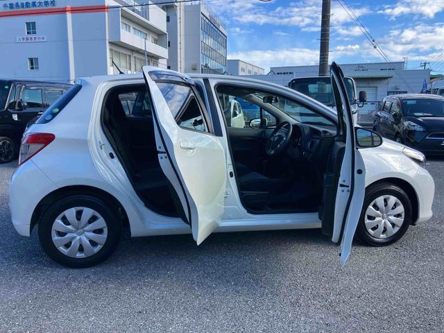 ヴィッツＦ　スマイルエディションワンセグナビ　ＡＵＸ接続　ブルートゥース対応　プッシュエンジンスタート　キーフリーシステム　オートライト　マニュアルレベリング機能付ハロゲンヘッドライト　チルトステアリング　運転席シートリフター（千葉県）の中古車