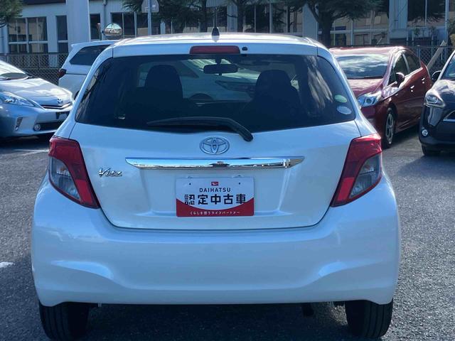 ヴィッツＦ　スマイルエディションワンセグナビ　ＡＵＸ接続　ブルートゥース対応　プッシュエンジンスタート　キーフリーシステム　オートライト　マニュアルレベリング機能付ハロゲンヘッドライト　チルトステアリング　運転席シートリフター（千葉県）の中古車