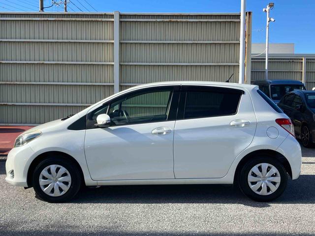 ヴィッツＦ　スマイルエディションワンセグナビ　ＡＵＸ接続　ブルートゥース対応　プッシュエンジンスタート　キーフリーシステム　オートライト　マニュアルレベリング機能付ハロゲンヘッドライト　チルトステアリング　運転席シートリフター（千葉県）の中古車