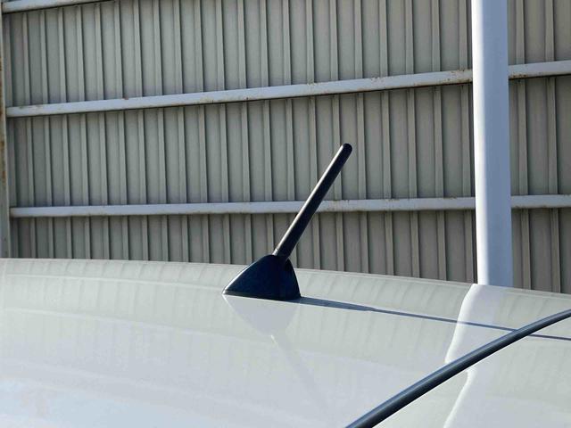 ヴィッツＦ　スマイルエディションワンセグナビ　ＡＵＸ接続　ブルートゥース対応　プッシュエンジンスタート　キーフリーシステム　オートライト　マニュアルレベリング機能付ハロゲンヘッドライト　チルトステアリング　運転席シートリフター（千葉県）の中古車