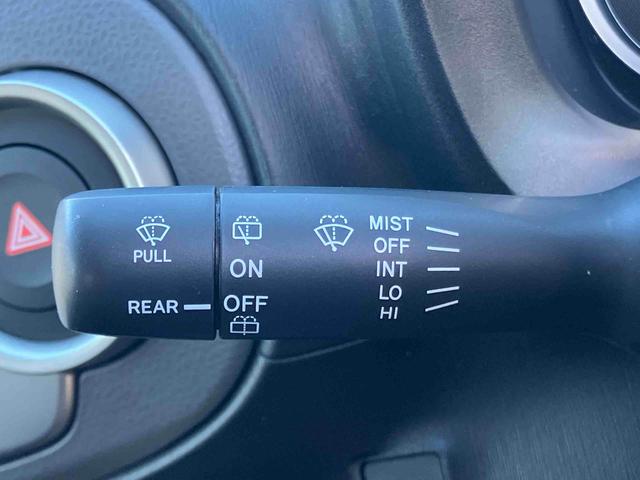 ヴィッツＦ　スマイルエディションワンセグナビ　ＡＵＸ接続　ブルートゥース対応　プッシュエンジンスタート　キーフリーシステム　オートライト　マニュアルレベリング機能付ハロゲンヘッドライト　チルトステアリング　運転席シートリフター（千葉県）の中古車