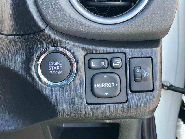 ヴィッツＦ　スマイルエディションワンセグナビ　ＡＵＸ接続　ブルートゥース対応　プッシュエンジンスタート　キーフリーシステム　オートライト　マニュアルレベリング機能付ハロゲンヘッドライト　チルトステアリング　運転席シートリフター（千葉県）の中古車