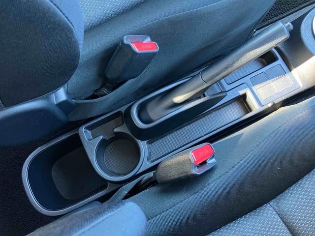 ヴィッツＦ　スマイルエディションワンセグナビ　ＡＵＸ接続　ブルートゥース対応　プッシュエンジンスタート　キーフリーシステム　オートライト　マニュアルレベリング機能付ハロゲンヘッドライト　チルトステアリング　運転席シートリフター（千葉県）の中古車