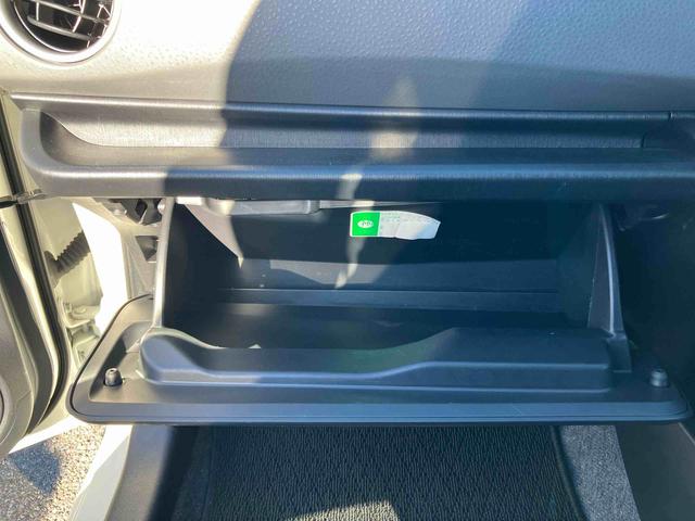 ヴィッツＦ　スマイルエディションワンセグナビ　ＡＵＸ接続　ブルートゥース対応　プッシュエンジンスタート　キーフリーシステム　オートライト　マニュアルレベリング機能付ハロゲンヘッドライト　チルトステアリング　運転席シートリフター（千葉県）の中古車