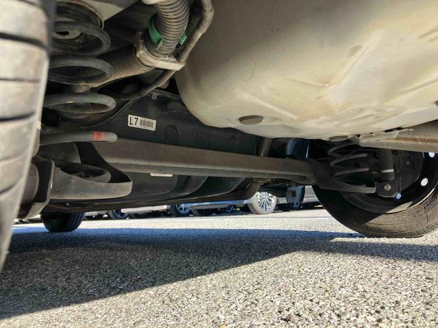 ヴィッツＦ　スマイルエディションワンセグナビ　ＡＵＸ接続　ブルートゥース対応　プッシュエンジンスタート　キーフリーシステム　オートライト　マニュアルレベリング機能付ハロゲンヘッドライト　チルトステアリング　運転席シートリフター（千葉県）の中古車