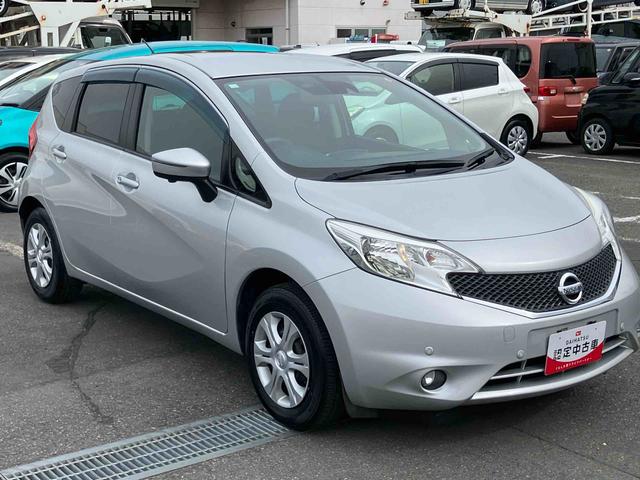 ノートＸ　Ｖセレクション＋セーフティナビ／ＴＶ／ＤＶＤ／ＢＴ／ＵＳＢ　全周囲カメラ　ＥＴＣ　セイフティーシールド　車線逸脱警報　横滑防止装置　ディスプレイ付き防眩ルームミラー　前後クリアランスセンサー　アイドリングストップ　スマートキー（千葉県）の中古車