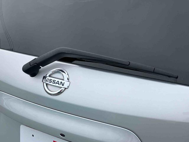 ノートＸ　Ｖセレクション＋セーフティナビ／ＴＶ／ＤＶＤ／ＢＴ／ＵＳＢ　全周囲カメラ　ＥＴＣ　セイフティーシールド　車線逸脱警報　横滑防止装置　ディスプレイ付き防眩ルームミラー　前後クリアランスセンサー　アイドリングストップ　スマートキー（千葉県）の中古車