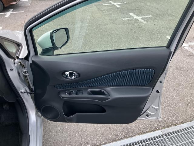 ノートＸ　Ｖセレクション＋セーフティナビ／ＴＶ／ＤＶＤ／ＢＴ／ＵＳＢ　全周囲カメラ　ＥＴＣ　セイフティーシールド　車線逸脱警報　横滑防止装置　ディスプレイ付き防眩ルームミラー　前後クリアランスセンサー　アイドリングストップ　スマートキー（千葉県）の中古車