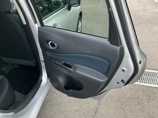 ノートＸ　Ｖセレクション＋セーフティナビ／ＴＶ／ＤＶＤ／ＢＴ／ＵＳＢ　全周囲カメラ　ＥＴＣ　セイフティーシールド　車線逸脱警報　横滑防止装置　ディスプレイ付き防眩ルームミラー　前後クリアランスセンサー　アイドリングストップ　スマートキー（千葉県）の中古車