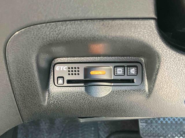 フィットハイブリッドＸＨセレクション　ファインスタイルハイブリッド　ナビ／ワンセグＴＶ／ＤＶＤ／ＢＴ／ＵＳＢ　バックカメラ　ＥＴＣ　オートクルーズ　ＨＩＤヘッドライト　オートライト　シートヒーター　パドルシフト　オートエアコン　シートリフター　キーフリー（千葉県）の中古車