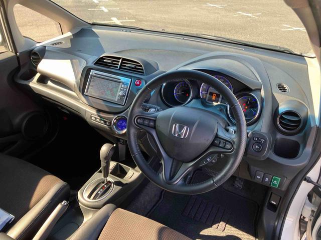 フィットハイブリッドＸＨセレクション　ファインスタイルハイブリッド　ナビ／ワンセグＴＶ／ＤＶＤ／ＢＴ／ＵＳＢ　バックカメラ　ＥＴＣ　オートクルーズ　ＨＩＤヘッドライト　オートライト　シートヒーター　パドルシフト　オートエアコン　シートリフター　キーフリー（千葉県）の中古車