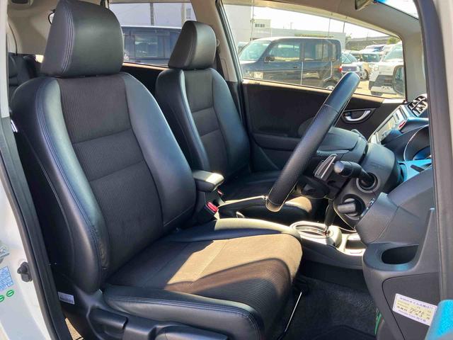 フィットハイブリッドＸＨセレクション　ファインスタイルハイブリッド　ナビ／ワンセグＴＶ／ＤＶＤ／ＢＴ／ＵＳＢ　バックカメラ　ＥＴＣ　オートクルーズ　ＨＩＤヘッドライト　オートライト　シートヒーター　パドルシフト　オートエアコン　シートリフター　キーフリー（千葉県）の中古車