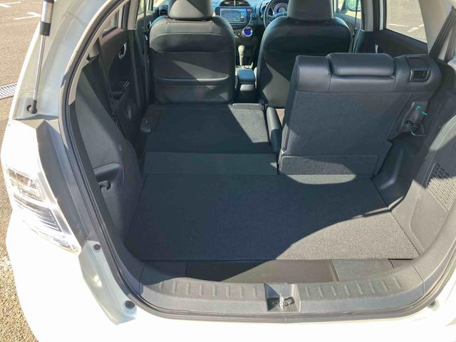 フィットハイブリッドＸＨセレクション　ファインスタイルハイブリッド　ナビ／ワンセグＴＶ／ＤＶＤ／ＢＴ／ＵＳＢ　バックカメラ　ＥＴＣ　オートクルーズ　ＨＩＤヘッドライト　オートライト　シートヒーター　パドルシフト　オートエアコン　シートリフター　キーフリー（千葉県）の中古車