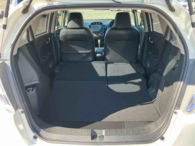 フィットハイブリッドＸＨセレクション　ファインスタイルハイブリッド　ナビ／ワンセグＴＶ／ＤＶＤ／ＢＴ／ＵＳＢ　バックカメラ　ＥＴＣ　オートクルーズ　ＨＩＤヘッドライト　オートライト　シートヒーター　パドルシフト　オートエアコン　シートリフター　キーフリー（千葉県）の中古車