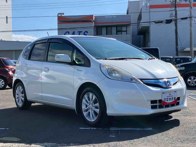 フィットハイブリッドＸＨセレクション　ファインスタイルハイブリッド　ナビ／ワンセグＴＶ／ＤＶＤ／ＢＴ／ＵＳＢ　バックカメラ　ＥＴＣ　オートクルーズ　ＨＩＤヘッドライト　オートライト　シートヒーター　パドルシフト　オートエアコン　シートリフター　キーフリー（千葉県）の中古車