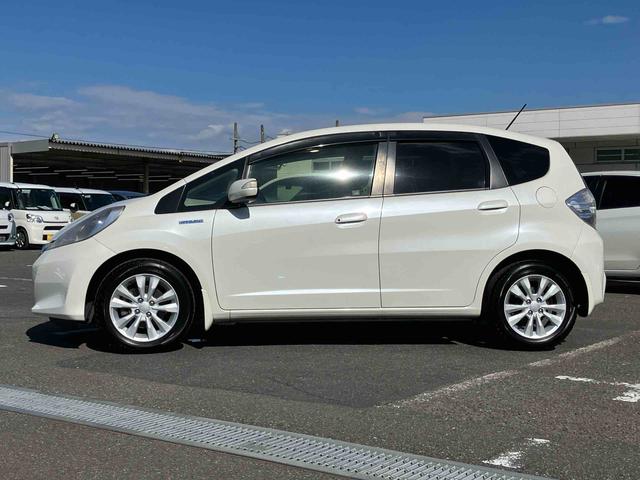 フィットハイブリッドＸＨセレクション　ファインスタイルハイブリッド　ナビ／ワンセグＴＶ／ＤＶＤ／ＢＴ／ＵＳＢ　バックカメラ　ＥＴＣ　オートクルーズ　ＨＩＤヘッドライト　オートライト　シートヒーター　パドルシフト　オートエアコン　シートリフター　キーフリー（千葉県）の中古車