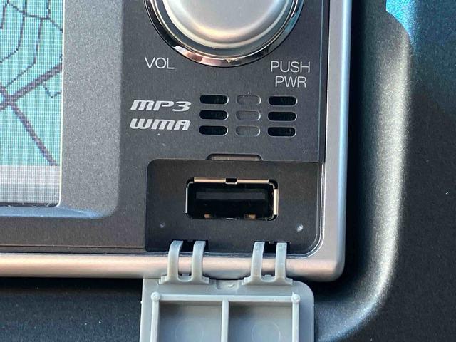 フィットハイブリッドＸＨセレクション　ファインスタイルハイブリッド　ナビ／ワンセグＴＶ／ＤＶＤ／ＢＴ／ＵＳＢ　バックカメラ　ＥＴＣ　オートクルーズ　ＨＩＤヘッドライト　オートライト　シートヒーター　パドルシフト　オートエアコン　シートリフター　キーフリー（千葉県）の中古車