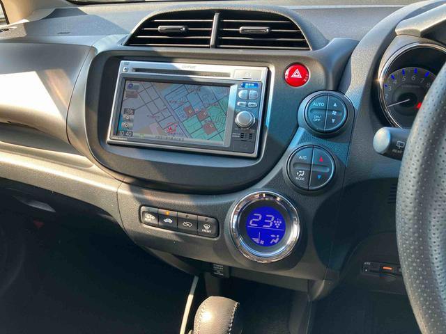 フィットハイブリッドＸＨセレクション　ファインスタイルハイブリッド　ナビ／ワンセグＴＶ／ＤＶＤ／ＢＴ／ＵＳＢ　バックカメラ　ＥＴＣ　オートクルーズ　ＨＩＤヘッドライト　オートライト　シートヒーター　パドルシフト　オートエアコン　シートリフター　キーフリー（千葉県）の中古車