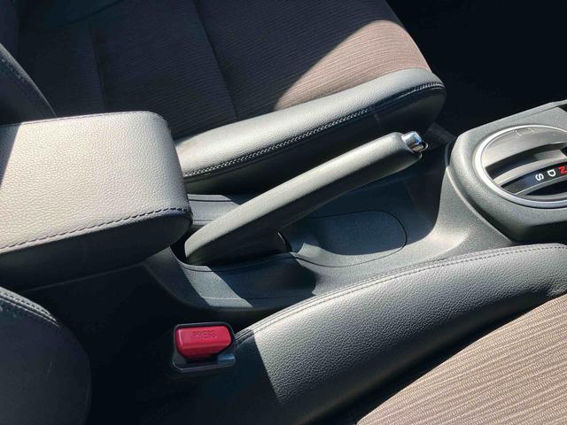 フィットハイブリッドＸＨセレクション　ファインスタイルハイブリッド　ナビ／ワンセグＴＶ／ＤＶＤ／ＢＴ／ＵＳＢ　バックカメラ　ＥＴＣ　オートクルーズ　ＨＩＤヘッドライト　オートライト　シートヒーター　パドルシフト　オートエアコン　シートリフター　キーフリー（千葉県）の中古車