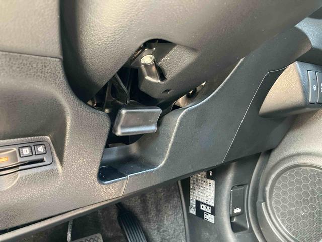 フィットハイブリッドＸＨセレクション　ファインスタイルハイブリッド　ナビ／ワンセグＴＶ／ＤＶＤ／ＢＴ／ＵＳＢ　バックカメラ　ＥＴＣ　オートクルーズ　ＨＩＤヘッドライト　オートライト　シートヒーター　パドルシフト　オートエアコン　シートリフター　キーフリー（千葉県）の中古車