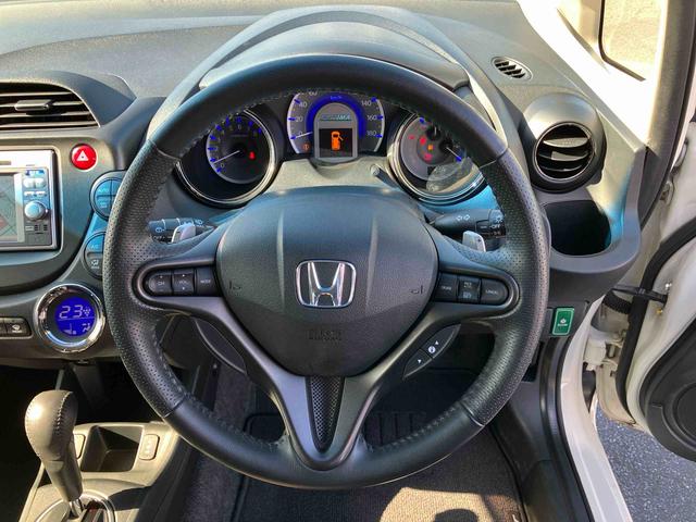 フィットハイブリッドＸＨセレクション　ファインスタイルハイブリッド　ナビ／ワンセグＴＶ／ＤＶＤ／ＢＴ／ＵＳＢ　バックカメラ　ＥＴＣ　オートクルーズ　ＨＩＤヘッドライト　オートライト　シートヒーター　パドルシフト　オートエアコン　シートリフター　キーフリー（千葉県）の中古車