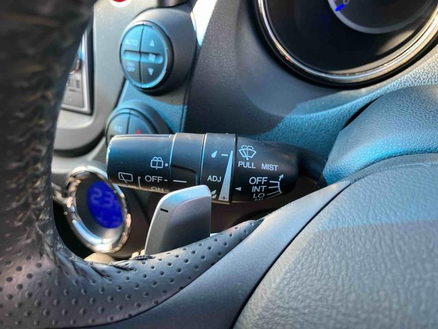 フィットハイブリッドＸＨセレクション　ファインスタイルハイブリッド　ナビ／ワンセグＴＶ／ＤＶＤ／ＢＴ／ＵＳＢ　バックカメラ　ＥＴＣ　オートクルーズ　ＨＩＤヘッドライト　オートライト　シートヒーター　パドルシフト　オートエアコン　シートリフター　キーフリー（千葉県）の中古車